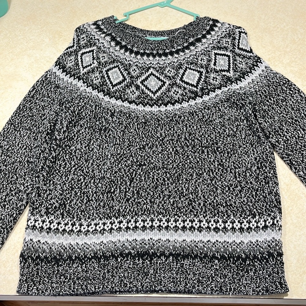 Old Navy silver/black/gray holiday sweater. Size: women’s Large. like new.
